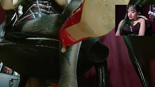 MeGoddesSara's Live XXX Chat