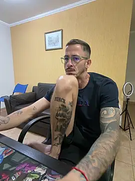 MeladoDiMel Adlı Modelin Canlı XXX Sohbeti