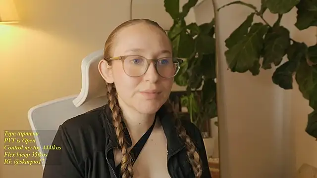 Scarlett_NoirMuse's Live XXX Chat