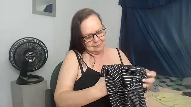latinalili9's Live XXX Chat