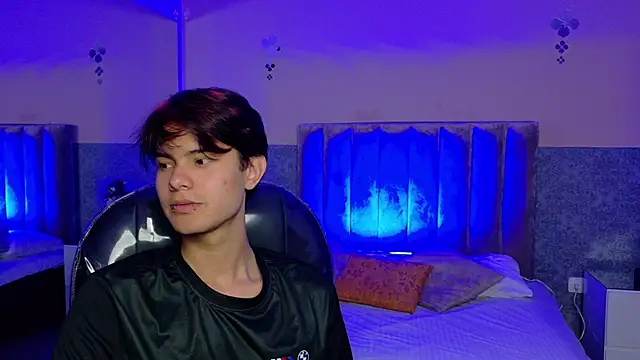 Chat XXX ao vivo de Derek_Sinn