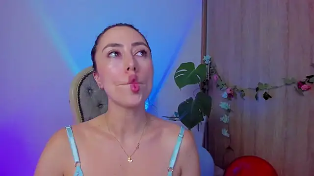 Amatiista's Live XXX Chat
