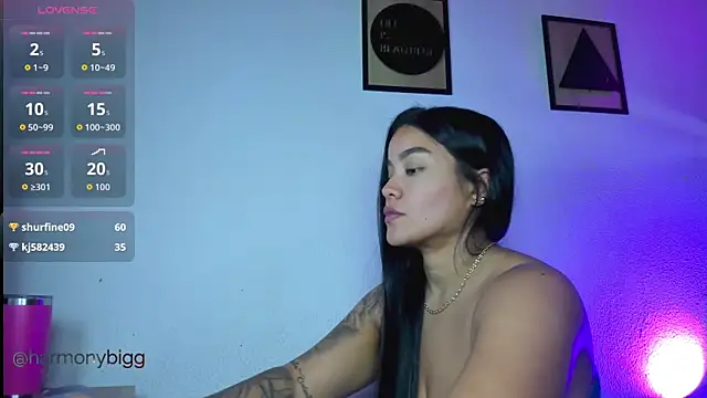 Chatroom XXX en direct de harmony_bigbreasts