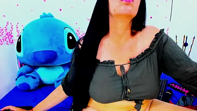 دردشة HorniestMilf الجنسية المباشرة