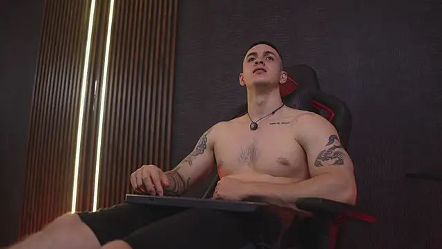 JacksonOlsenn live XXX chat