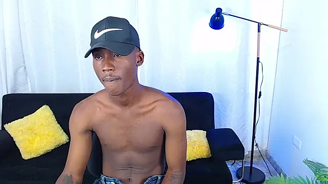 alexaandro18 Live XXX Chat