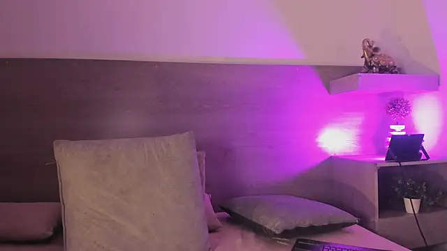 Ally_addams লাইভ XXX চ্যাট