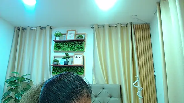 دردشة sasi_luna الجنسية المباشرة