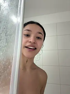crystal_dlun Adlı Modelin Canlı XXX Sohbeti