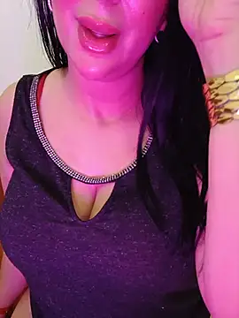 Queen_sousou Adlı Modelin Canlı XXX Sohbeti