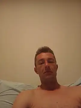 Tomaalin32 webkamerás műsora