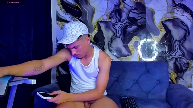 Ares_DAMM Live XXX-Chat