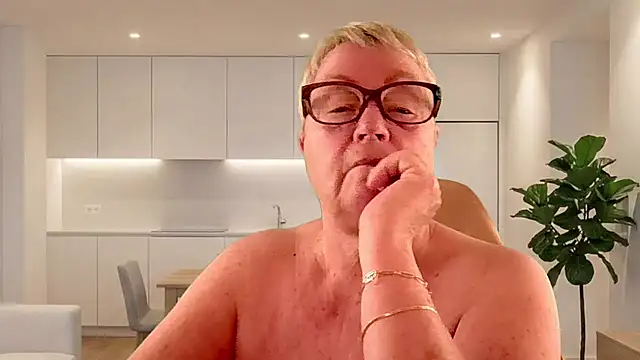 Mystery-Grandmother's Live XXX Chat
