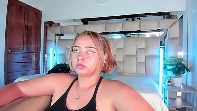 Chat XXX Live MikaelaStone