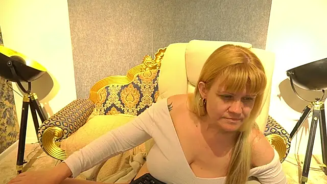 BellaLaPetit's Live XXX Chat