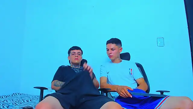 Thomas-Wil Adlı Modelin Canlı XXX Sohbeti