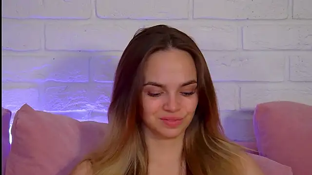 AnitaVenture Adlı Modelin Canlı XXX Sohbeti