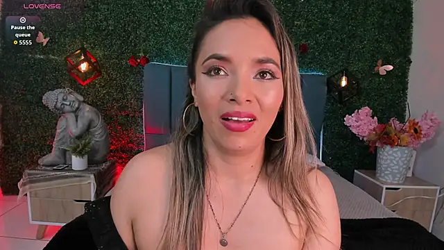 Kiaraa88 现场XXX聊天