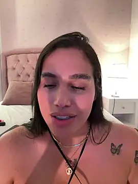 Bella__Woodn Live XXX chat