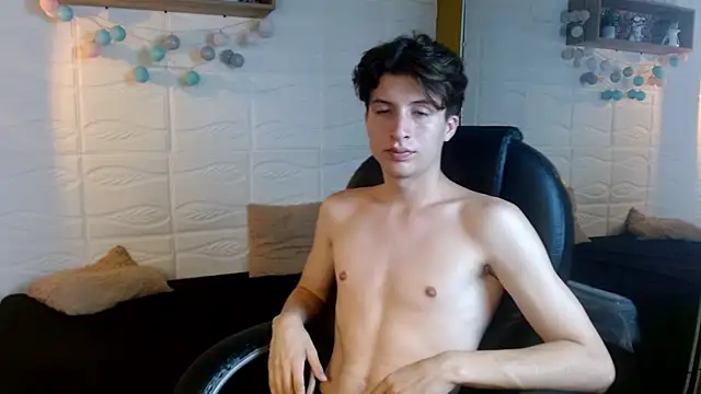 XXX chat uživo modela Marcoviolet