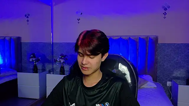Živý XXX chat Derek_Sinn