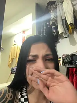 i_am_nina_ লাইভ XXX চ্যাট