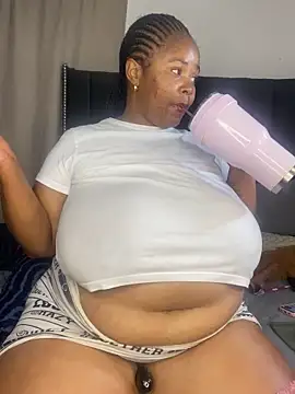 LunaCovenn's Live XXX Chat