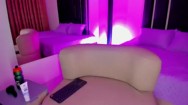 Miaa_Foxx03 Chat XXX live