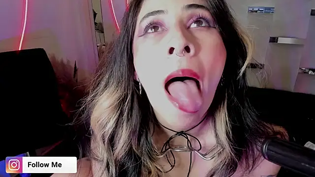 Czat XXX na żywo – Sara_Foxx1