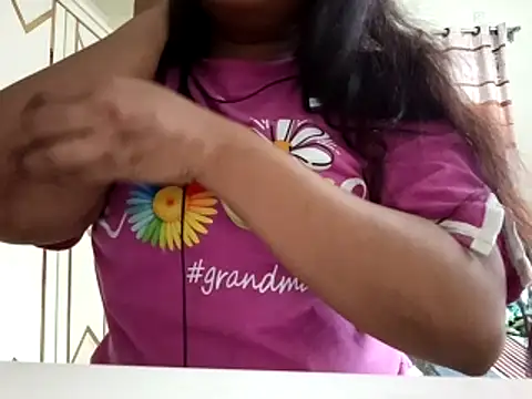Neha-71 Adlı Modelin Canlı XXX Sohbeti