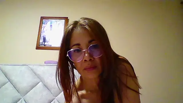 camila_star10's Live XXX Chat
