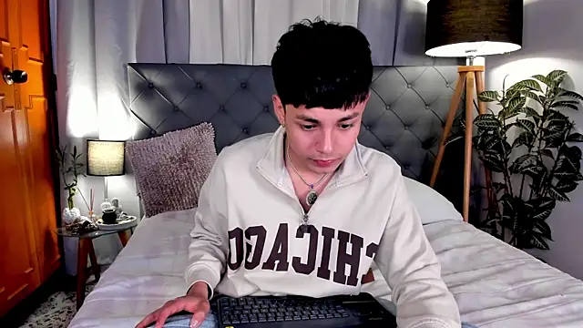 Andy_Belier23's Live XXX Chat