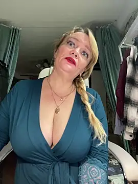Sweet-blonde's Live XXX Chat