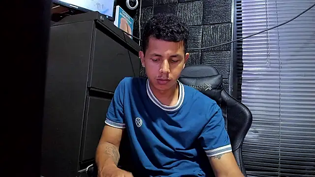 boy_bigcock24cm's Live XXX Chat