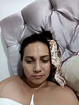 Amanda39 live XXX chat
