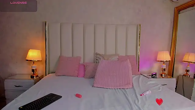 KaylaDavies' Live XXX Chat