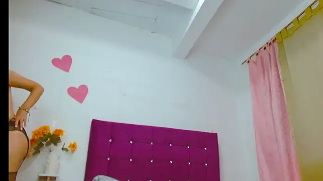 Chat +18 de chantalsemenova1 ao vivo