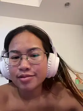 XXX chat uživo modela Ponthip