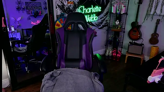 Chat +18 de CharletteWebb ao vivo