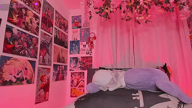 MissCurvyTop élő XXX-chatje