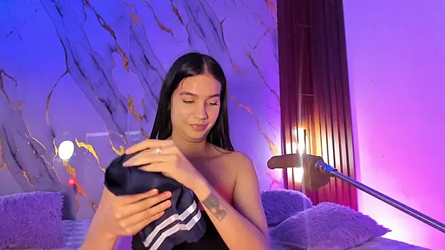 Emmiicute's Live XXX Chat