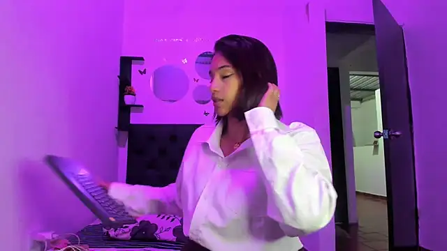 sapphire_brown20's Live XXX Chat