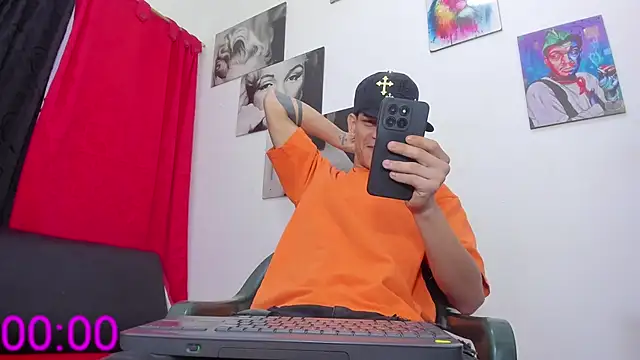 big_hot_boy_ live XXX chat