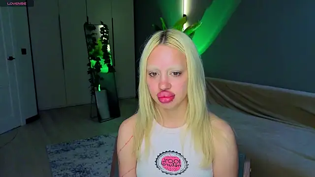 Chat XXX en directo de Luna_Beverly