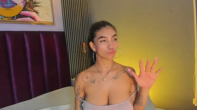 Chat +18 de LauraAristizabal ao vivo