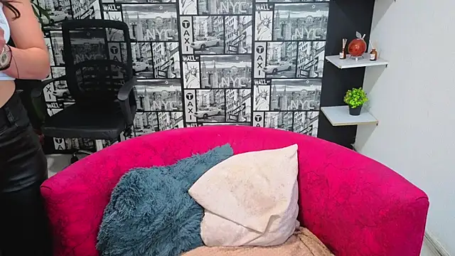 DanielaMonroe Adlı Modelin Canlı XXX Sohbeti