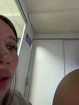 XXX chat uživo modela roouse