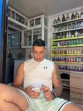 Chatroom XXX en direct de OliverWest04
