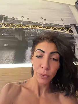 Yasmiinee XXX чат на живо