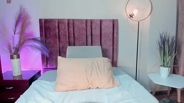 AnnaDenver live XXX chat